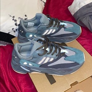 Yeezy 700 ‘Teal Blue’